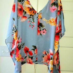 Flowy boutique blouse